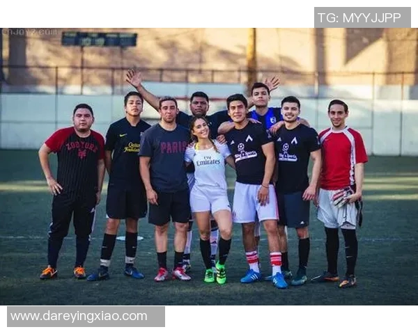 如何与足球明星亲密合照的技巧与注意事项分享